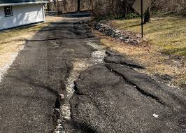 4 Signs That It’s Time to Refresh Your Asphalt Driveway in Ohio