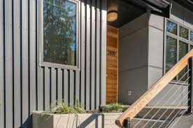 Why Omaha Homeowners Should Trust Local Experts for Siding Installation
