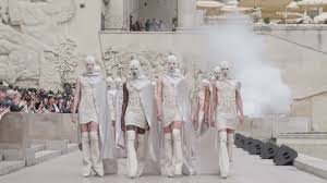 Why Avant-Garde Fashion Is Back in 2025